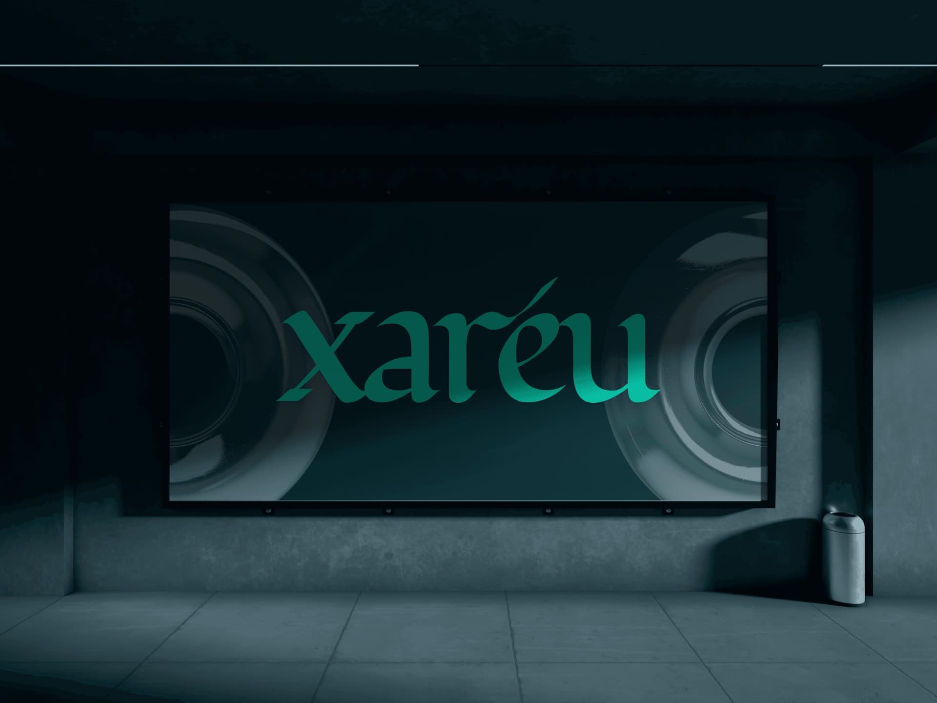 Xaréu screen mockup on display